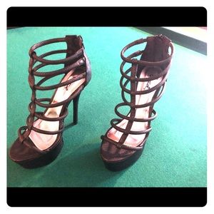 Black Snack  print Pump